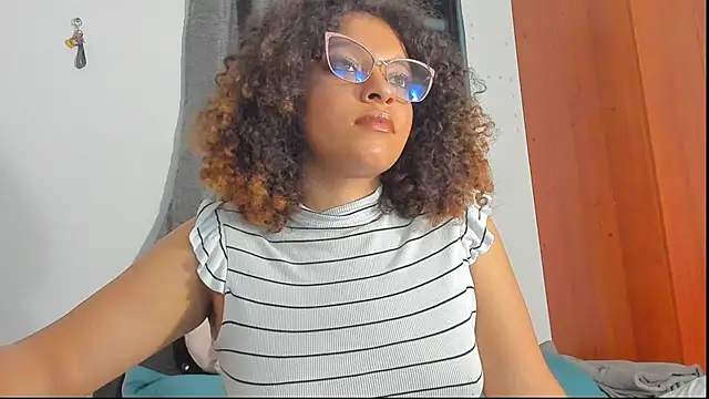 Snapshot of Ada_gales_ chatting on November 4, 2025, 2:43 am Ada gales  online show from November 4, 2025, 2:43 am