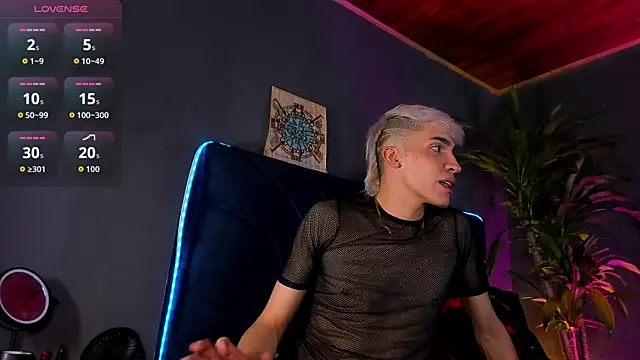Snapshot of Angel_Snowhotxxx chatting on May 21, 2026, 3:35 am Angel Snowhotxxx online show from May 21, 2026, 3:35 am