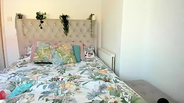 Alexia-Lee online show from March 8, 2025, 1:14 pm