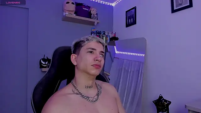 Snapshot of SebasFallon chatting on March 7, 2025, 2:12 pm SebasFallon online show from March 7, 2025, 2:12 pm