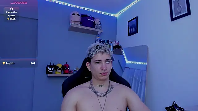 Snapshot of SebasFallon chatting on March 19, 2025, 11:25 pm SebasFallon online show from March 19, 2025, 11:25 pm