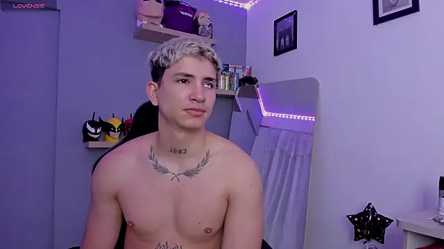 Snapshot of SebasFallon chatting on March 21, 2025, 1:12 pm SebasFallon online show from March 21, 2025, 1:12 pm