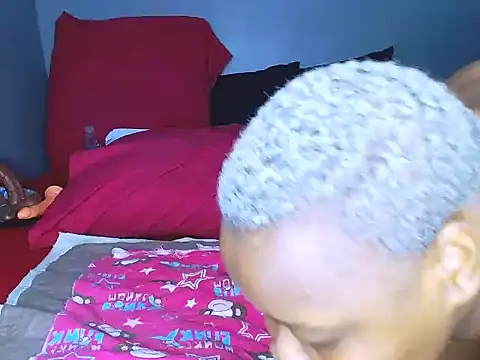 fatafricanqueen online show from February 6, 2026, 8:12 pm