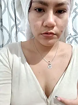Snapshot of ZUCAAT chatting on March 6, 2025, 4:19 am ZUCAAT online show from March 6, 2025, 4:19 am