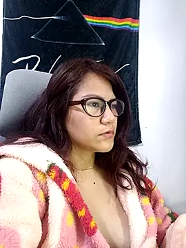 Snapshot of ZUCAAT chatting on October 9, 2025, 3:43 pm ZUCAAT online show from October 9, 2025, 3:43 pm