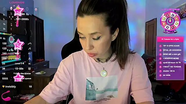 Snapshot of PlayfulGoddess chatting on March 4, 2025, 6:39 pm PlayfulGoddess online show from March 4, 2025, 6:39 pm