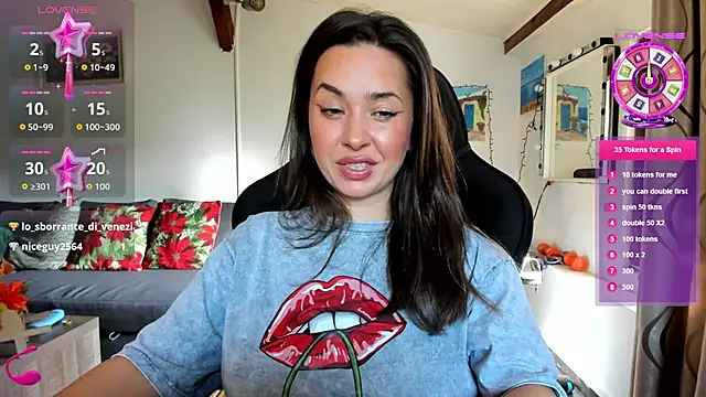 Snapshot of PlayfulGoddess chatting on October 11, 2025, 8:24 am PlayfulGoddess online show from October 11, 2025, 8:24 am