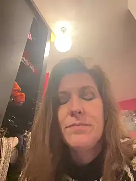 Lwhite1 online show from March 11, 2025, 11:59 pm