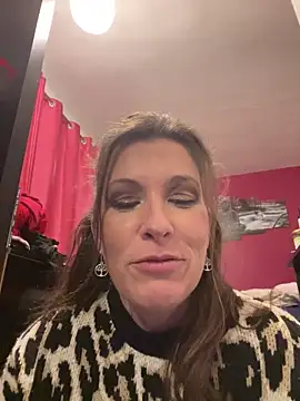 Lwhite1 online show from October 16, 2025, 10:33 pm