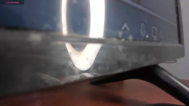 evelyn 23 online show from November 12, 2025, 4:18 pm