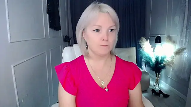 Juarnea online show from October 27, 2025, 6:56 pm