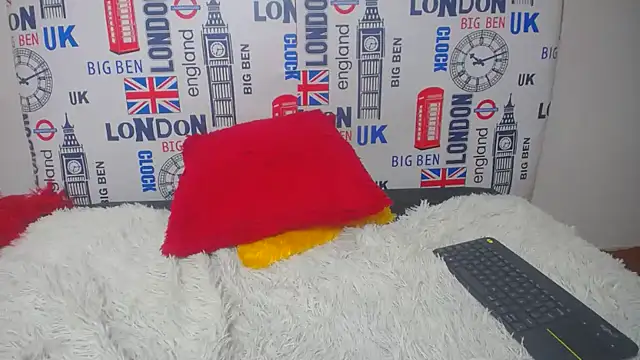 merlinaadams  online show from February 18, 2025, 10:58 pm