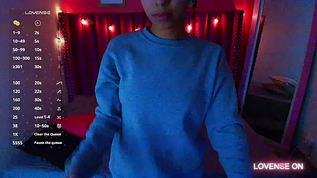 littleebonny online show from December 5, 2024, 1:06 pm