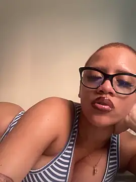 Charlotee  online show from January 5, 2025, 12:42 pm