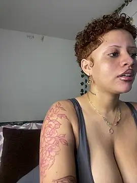 Charlotee  online show from April 15, 2026, 8:10 am