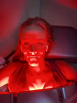 Snapshot of vixendoll87 chatting on February 6, 2025, 8:56 pm vixendoll87 online show from February 6, 2025, 8:56 pm