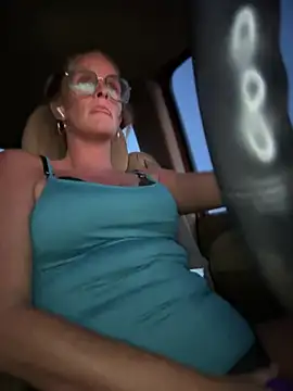 Snapshot of vixendoll87 chatting on March 11, 2025, 12:00 am vixendoll87 online show from March 11, 2025, 12:00 am