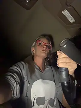 Snapshot of vixendoll87 chatting on November 16, 2025, 12:16 am vixendoll87 online show from November 16, 2025, 12:16 am