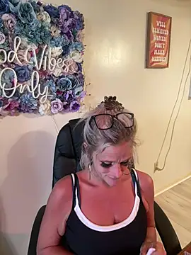 Snapshot of vixendoll87 chatting on March 13, 2026, 8:15 pm vixendoll87 online show from March 13, 2026, 8:15 pm