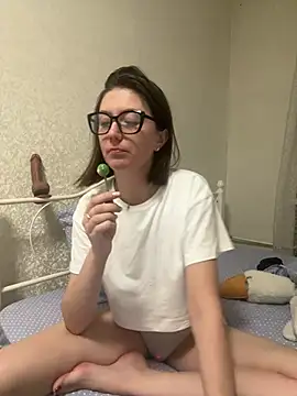 BeatriceTender online show from March 20, 2025, 6:20 pm