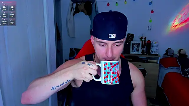 liam oficial02 online show from December 16, 2024, 4:45 am