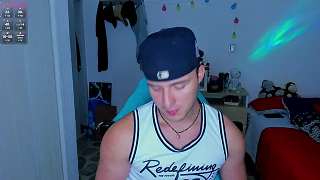 liam oficial02 online show from January 13, 2025, 4:07 am