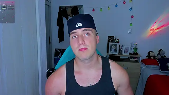 liam oficial02 online show from January 24, 2025, 3:32 am