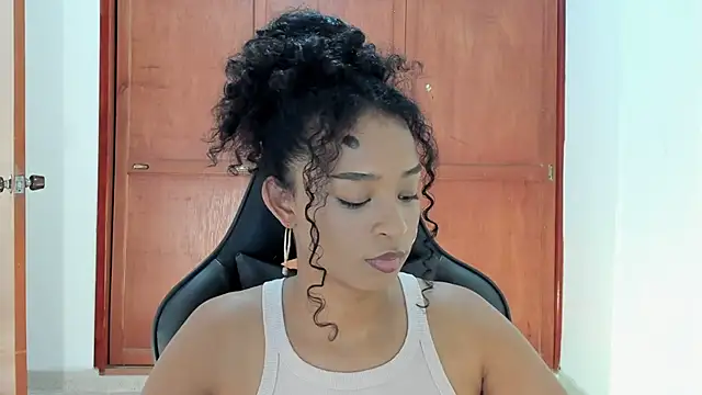 avellanatammy online show from January 10, 2025, 9:53 pm