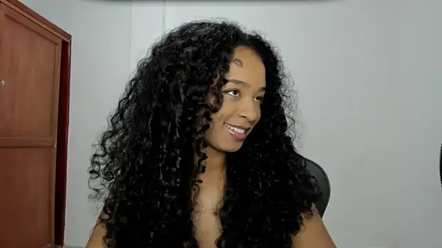 avellanatammy online show from November 12, 2025, 12:44 am