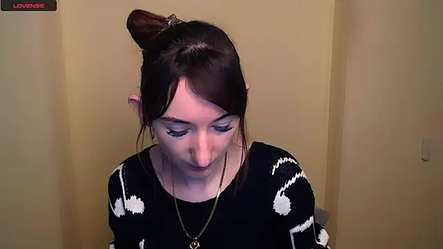 AmandaSell online show from February 27, 2025, 8:39 am