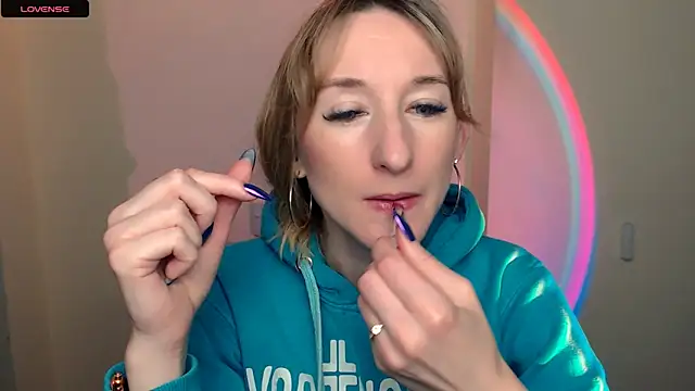 AmandaSell online show from October 5, 2025, 8:12 am