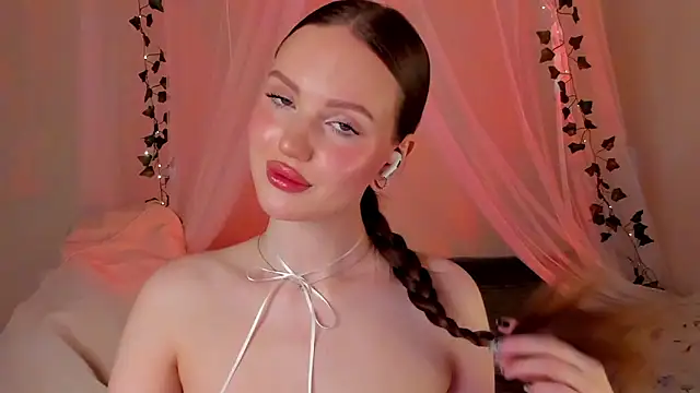 Snapshot of MishkaMe chatting on January 24, 2025, 3:24 pm MishkaMe online show from January 24, 2025, 3:24 pm