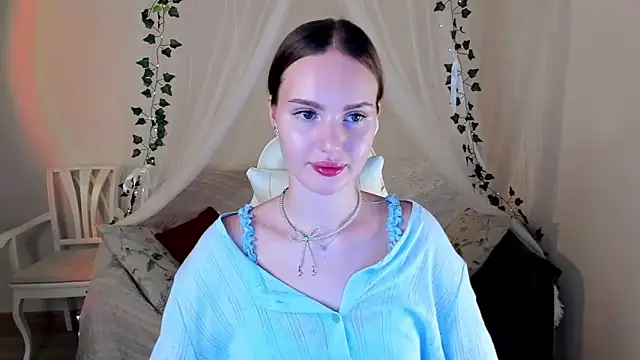 Snapshot of MishkaMe chatting on September 9, 2025, 4:17 pm MishkaMe online show from September 9, 2025, 4:17 pm