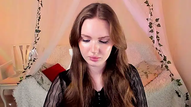 Snapshot of MishkaMe chatting on October 21, 2025, 1:56 pm MishkaMe online show from October 21, 2025, 1:56 pm