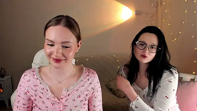 MishkaMe online show from November 24, 2025, 1:44 pm