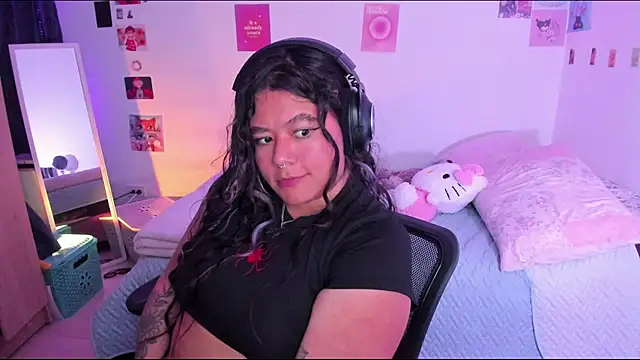 StephaniFox online show from February 4, 2025, 5:21 am