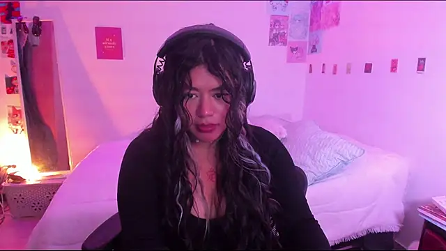 StephaniFox online show from February 9, 2025, 4:04 am