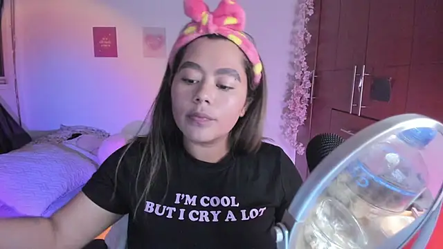 StephaniFox online show from September 21, 2025, 1:18 am