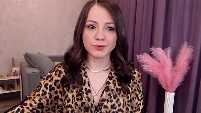 Snapshot of SusanMorado chatting on November 7, 2025, 6:02 am SusanMorado online show from November 7, 2025, 6:02 am