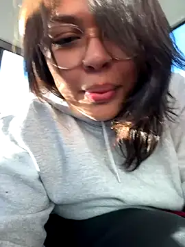 Snapshot of miacanela_xo chatting on October 21, 2025, 9:26 pm miacanela xo online show from October 21, 2025, 9:26 pm