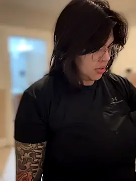 Snapshot of miacanela_xo chatting on November 12, 2025, 3:18 am miacanela xo online show from November 12, 2025, 3:18 am