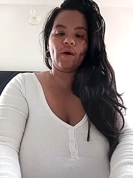 Julieta-tits online show from May 25, 2026, 8:15 pm
