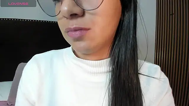 Tamaraakins online show from February 22, 2025, 8:09 pm