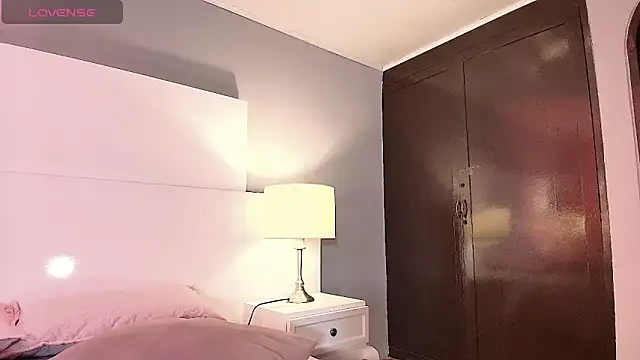 Tamaraakins online show from October 8, 2025, 12:25 pm