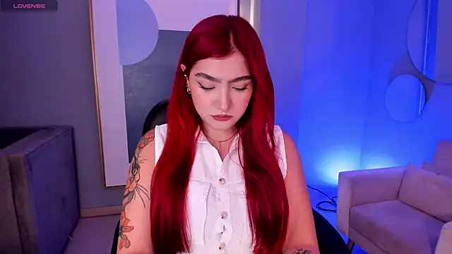 ViolettCastel online show from September 18, 2025, 6:43 pm