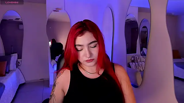 ViolettCastel online show from September 30, 2025, 6:46 pm