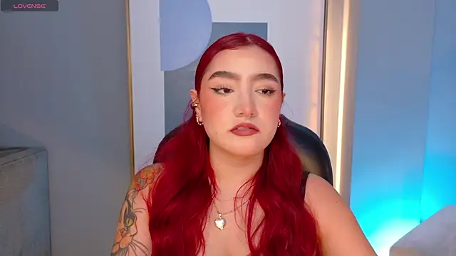 ViolettCastel online show from November 17, 2025, 7:41 pm