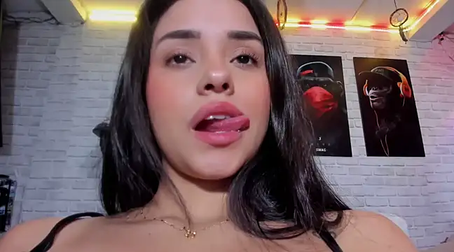 Kimmymadison- online show from February 16, 2025, 8:21 am