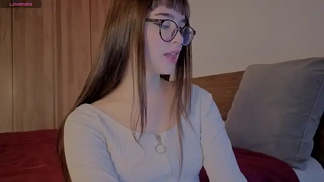 Snapshot of Roxxy_mora chatting on May 28, 2026, 9:23 pm Roxxy mora online show from May 28, 2026, 9:23 pm