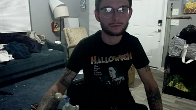 hungkubenski online show from November 25, 2025, 4:34 am